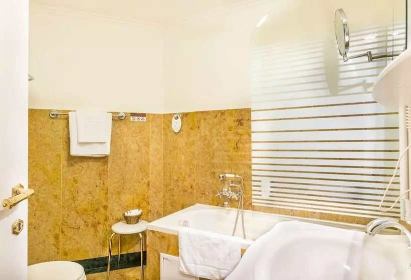 هتل Charles Bridge Palace