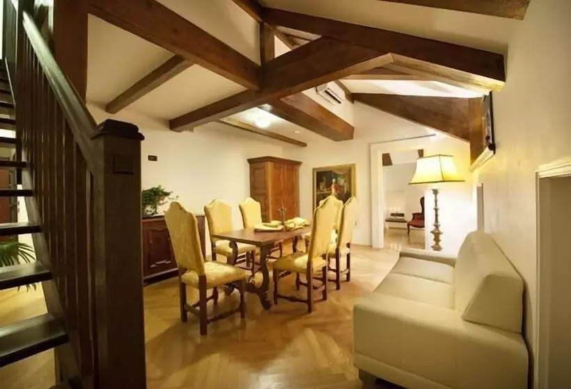 هتل Charles Bridge Palace