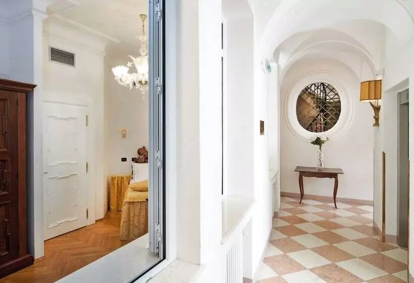 هتل Charles Bridge Palace