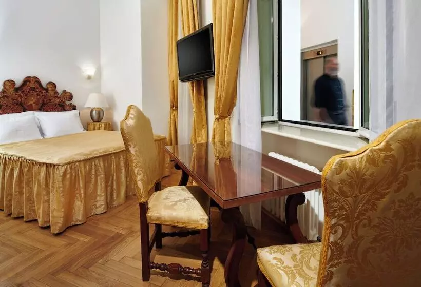 هتل Charles Bridge Palace