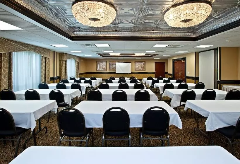 Holiday Inn Express Hotel & Suites Greenwood By Ihg