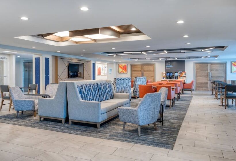 Holiday Inn Express Hotel & Suites Greenwood By Ihg
