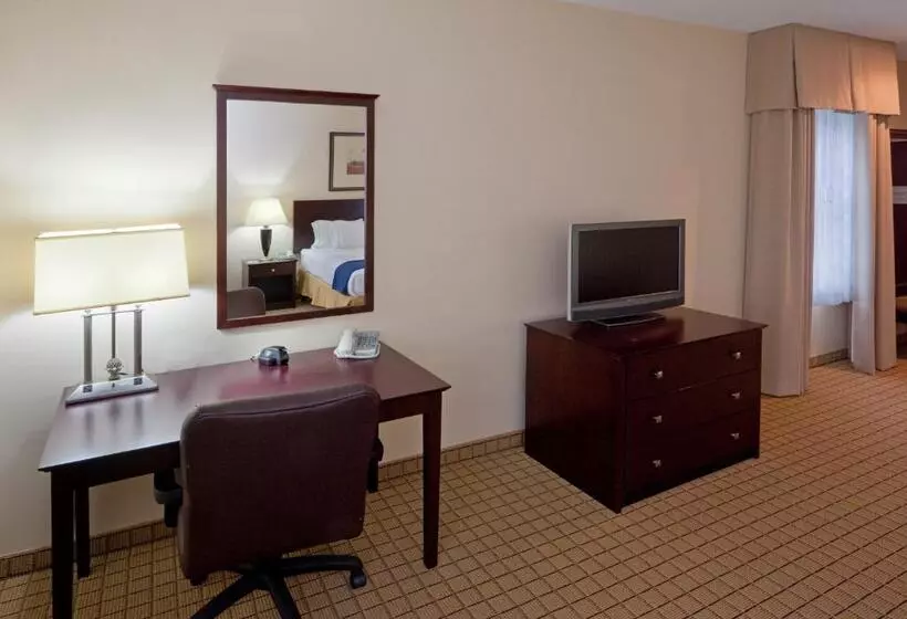 Holiday Inn Express Hotel & Suites Rochester, An Ihg