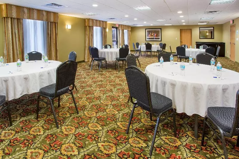 ホテル Holiday Inn Express & Suites Martinsville By Ihg