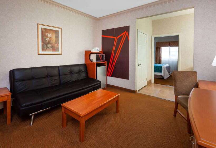 Howard Johnson Hotel & Suites By Wyndham Pico Rivera