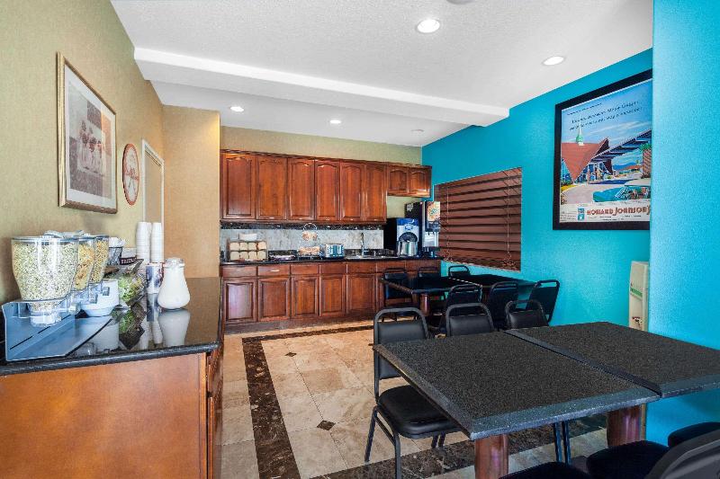 Howard Johnson Hotel & Suites By Wyndham Pico Rivera