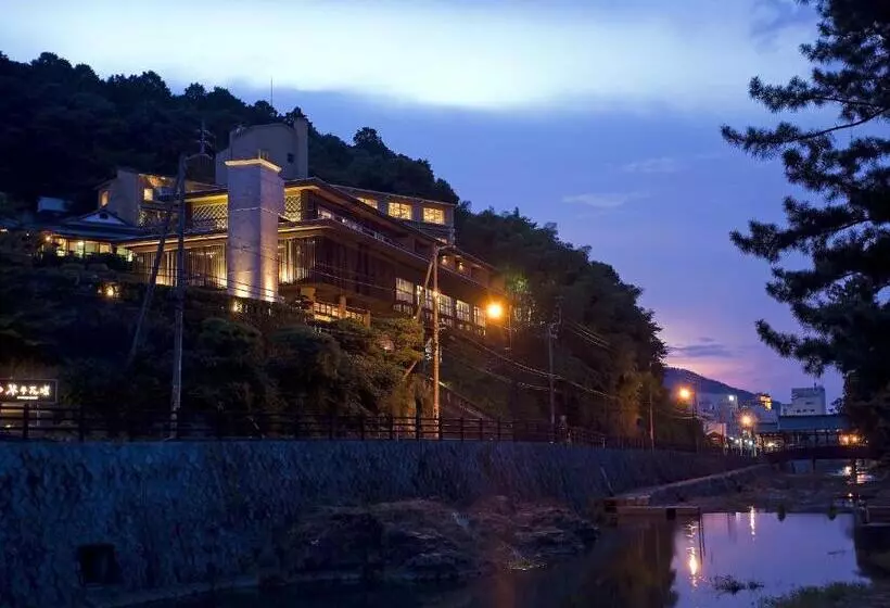 Отель Kotohira Kadan