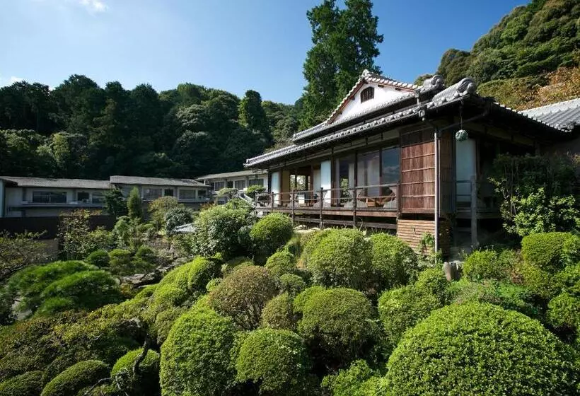 Отель Kotohira Kadan