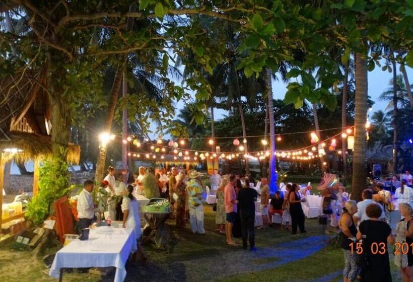Отель Lipa Lodge Beach Resort