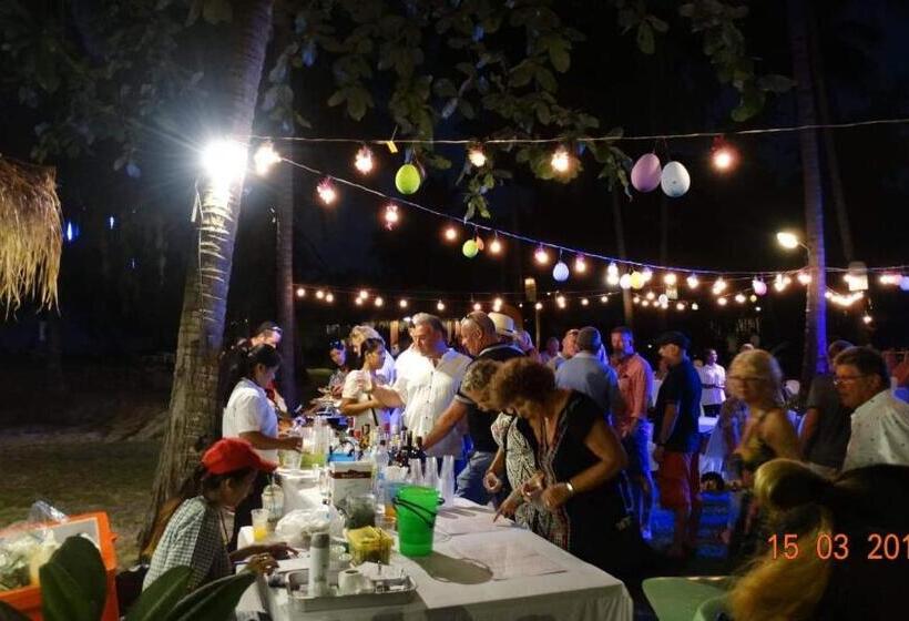 Отель Lipa Lodge Beach Resort