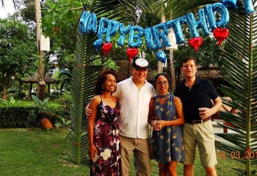 בית מלון כפרי Lipa Lodge Beach Resort