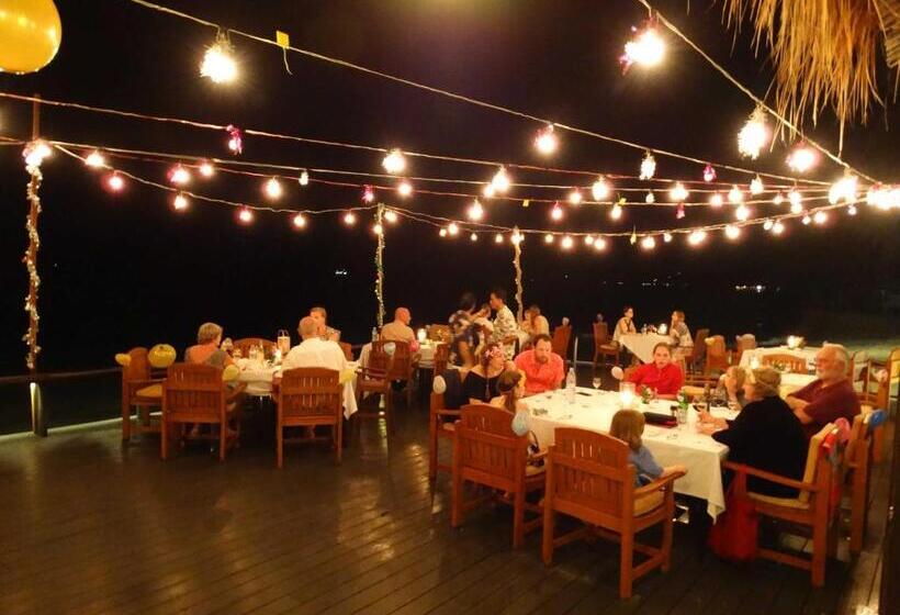 Отель Lipa Lodge Beach Resort