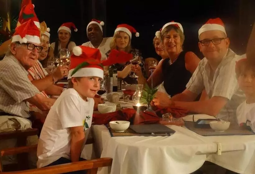 בית מלון כפרי Lipa Lodge Beach Resort