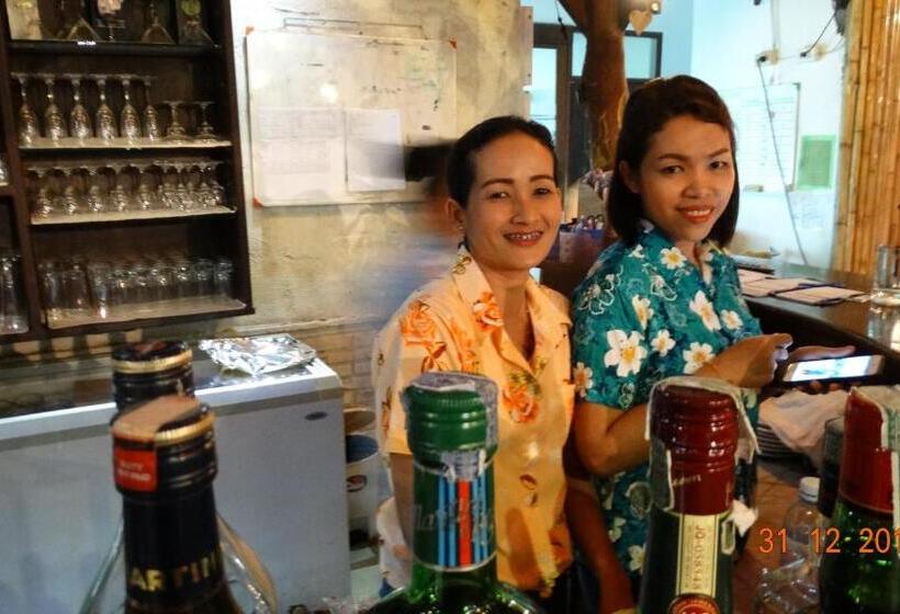 Отель Lipa Lodge Beach Resort