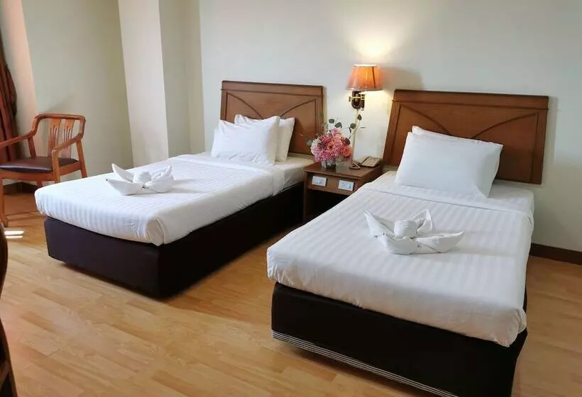 호텔 Morakot Twin Chumphon