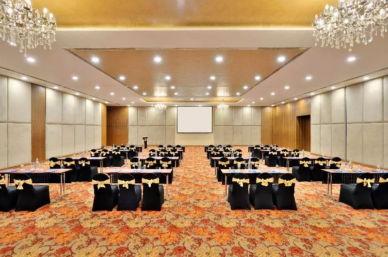 Radisson Blu Plaza Hotel Hyderabad Banjara Hills