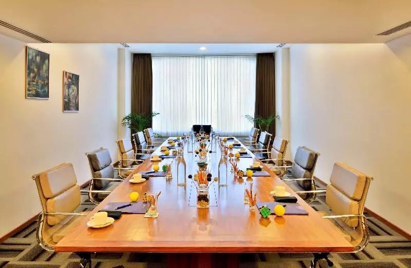 Radisson Blu Plaza Hotel Hyderabad Banjara Hills