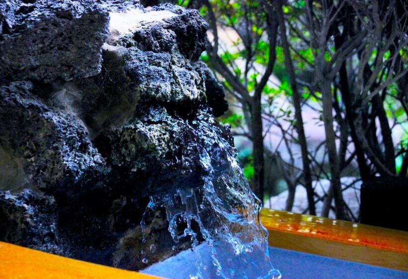 Hotelli 楽気ハウス甲斐路 Raki House Kaiji