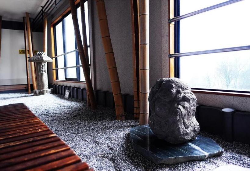 Hotelli 楽気ハウス甲斐路 Raki House Kaiji