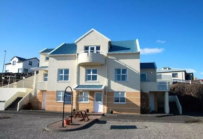 تختخواب و صبحانه Guesthouse Hvammur