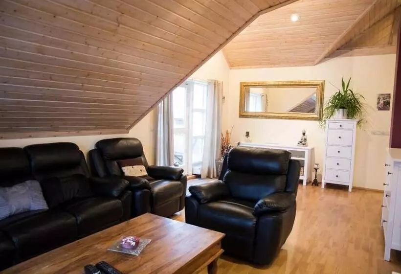 تختخواب و صبحانه Guesthouse Hvammur