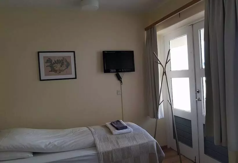 تختخواب و صبحانه Guesthouse Hvammur
