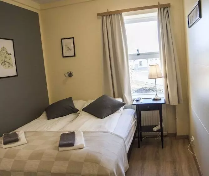 تختخواب و صبحانه Guesthouse Hvammur