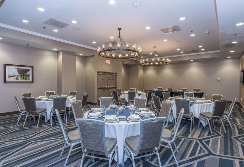 فندق Doubletree By Hilton North Charleston   Convention Center
