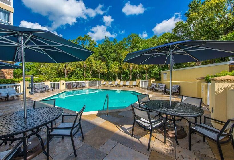 فندق Doubletree By Hilton North Charleston   Convention Center