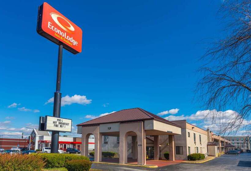 Отель Econo Lodge & Suites Clarksville