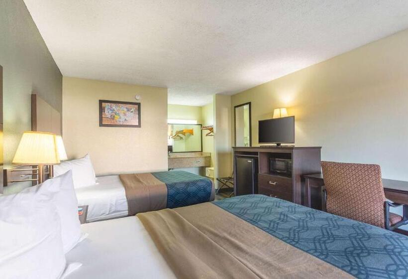Отель Econo Lodge & Suites Clarksville