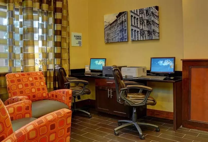 ホテル Holiday Inn Express & Suites Midwest City, An Ihg