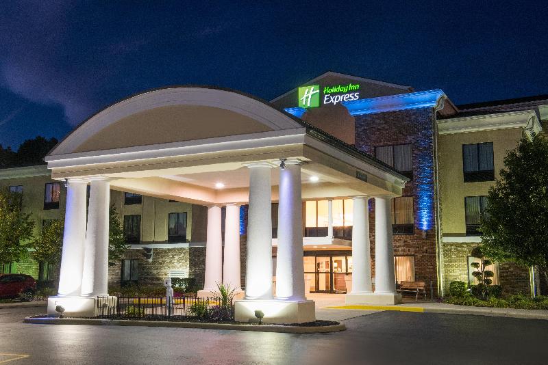 בית מלון כפרי Holiday Inn Express & Suites   Sharon Hermitage, An Ihg
