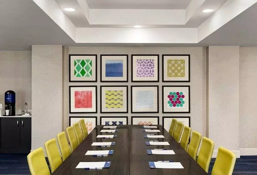 Holiday Inn Express Hotel & Suites Shawnee I 40, An Ihg