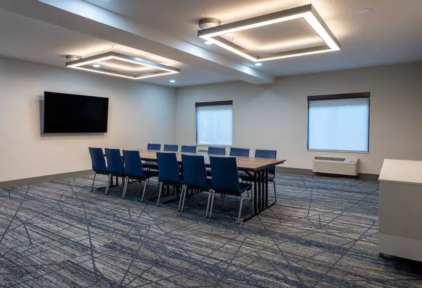 Holiday Inn Express Hotel & Suites Vineland Millville, An Ihg