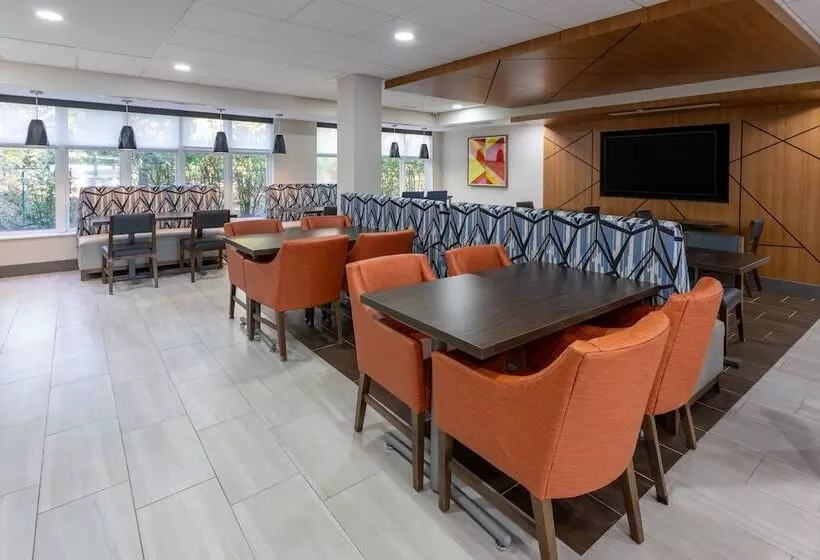 Holiday Inn Express Hotel & Suites Vineland Millville, An Ihg
