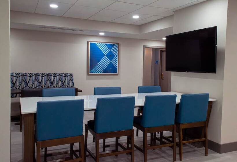 Holiday Inn Express Hotel & Suites Vineland Millville, An Ihg