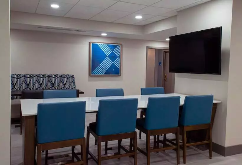 Holiday Inn Express Hotel & Suites Vineland Millville, An Ihg