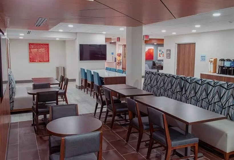 Holiday Inn Express Hotel & Suites Vineland Millville, An Ihg