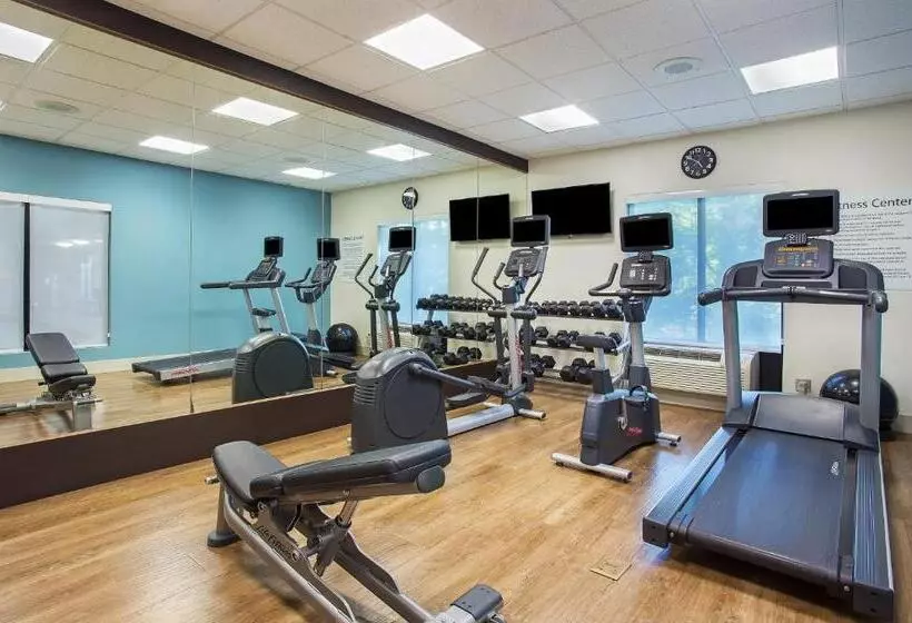 فندق Holiday Inn Express & Suites Lebanon Nashville Area, An Ihg