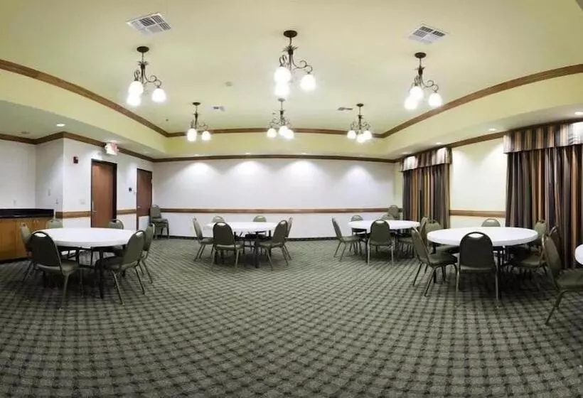 Holiday Inn Express Hotel & Suites Zapata, An Ihg