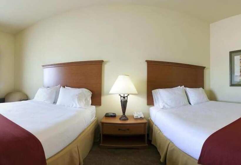 Holiday Inn Express Hotel & Suites Zapata, An Ihg