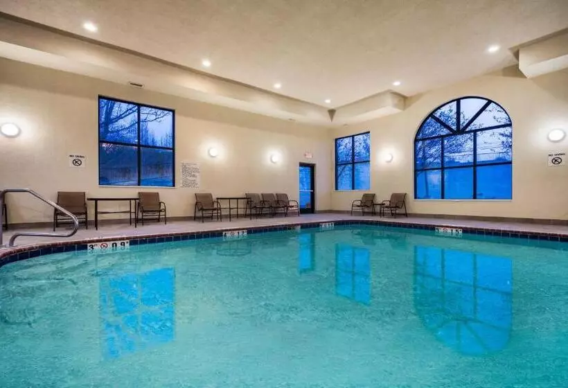 호텔 Holiday Inn Express & Suites Rocky Mount Smith Mountain Lake, An Ihg