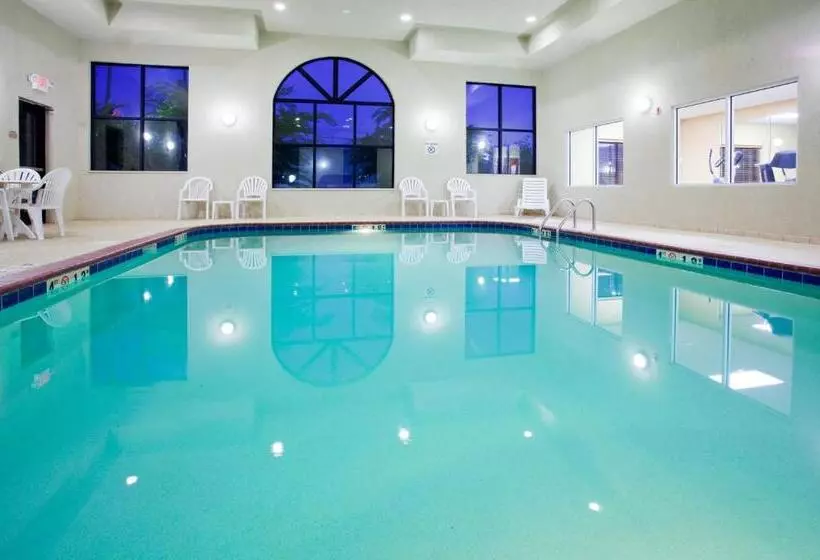 호텔 Holiday Inn Express & Suites Rocky Mount Smith Mountain Lake, An Ihg