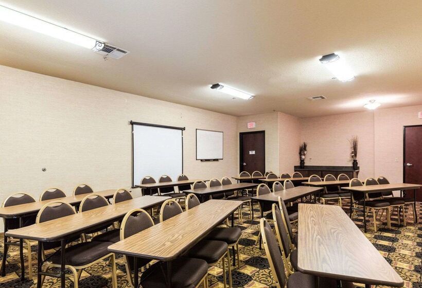 בית מלון כפרי Quality Suites