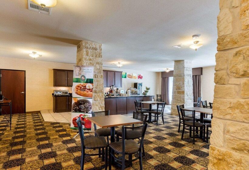 בית מלון כפרי Quality Suites