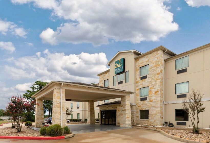 בית מלון כפרי Quality Suites