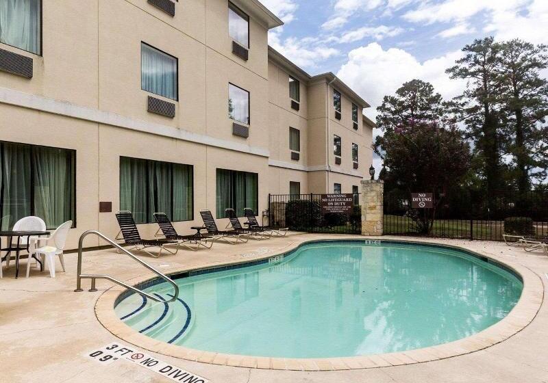 בית מלון כפרי Quality Suites