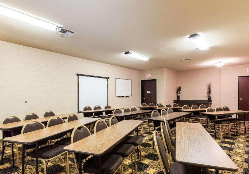 בית מלון כפרי Quality Suites