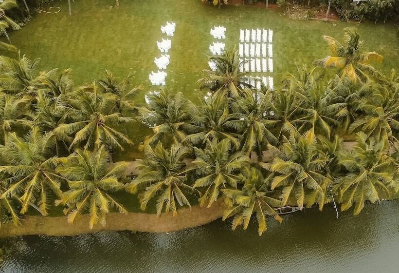 Отель Taj Green Cove Resort And Spa Kovalam